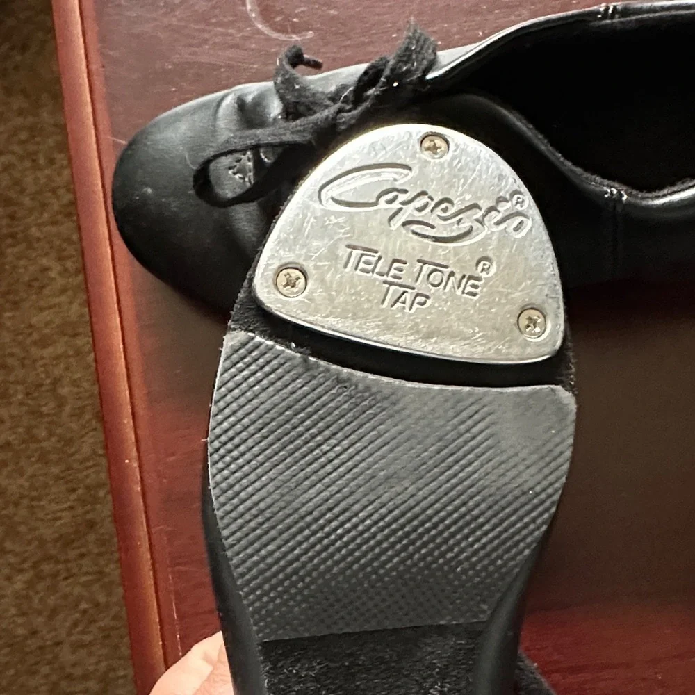 Kids size 2 1/2 Tap Capezio Black Lace-Up tap shoes